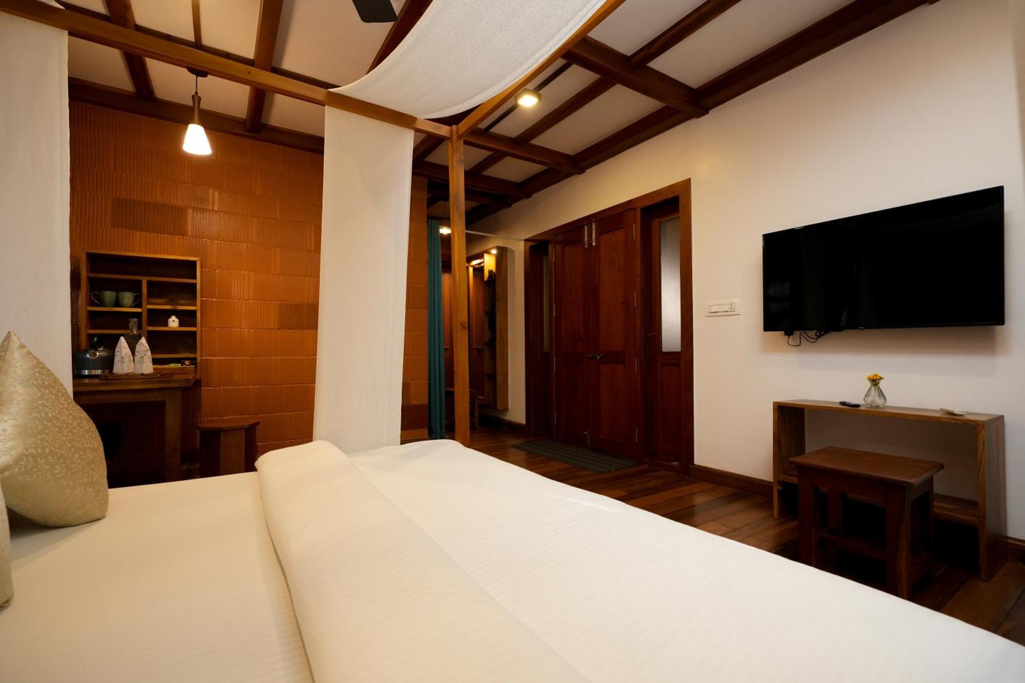 Little Chembaka Guest House Kumarakom Bagian luar foto