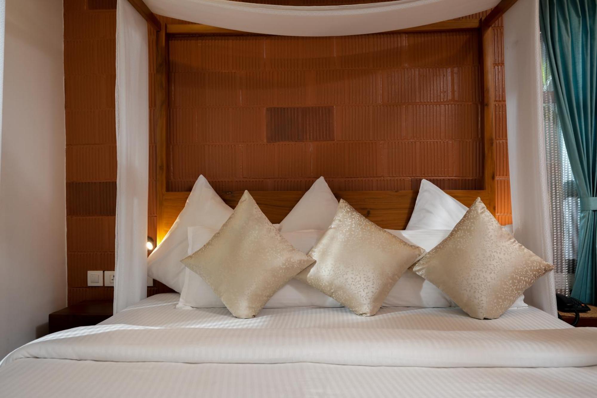 Little Chembaka Guest House Kumarakom Bagian luar foto