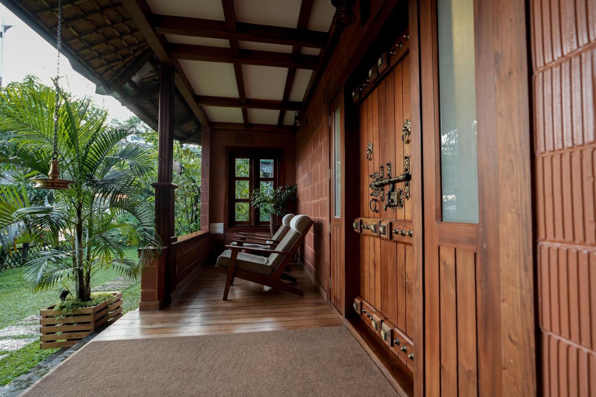 Little Chembaka Guest House Kumarakom Bagian luar foto